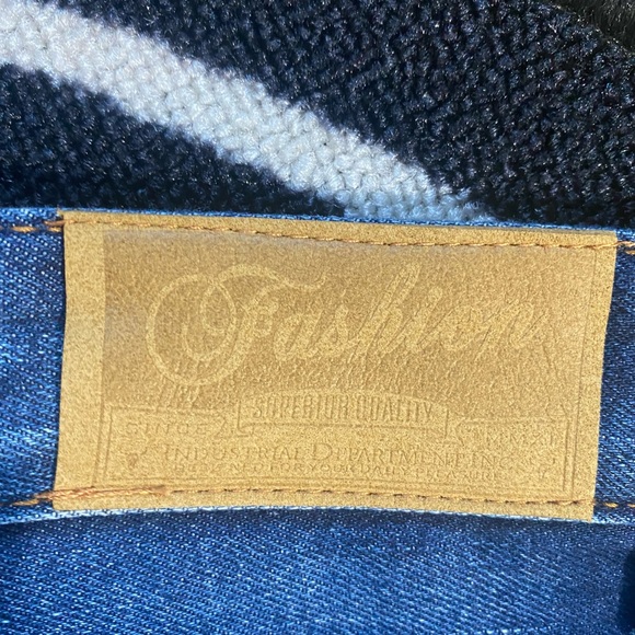 Fashion Denim Distressed Skinny Jeans! Size 34x32!!! - Picture 3 of 6